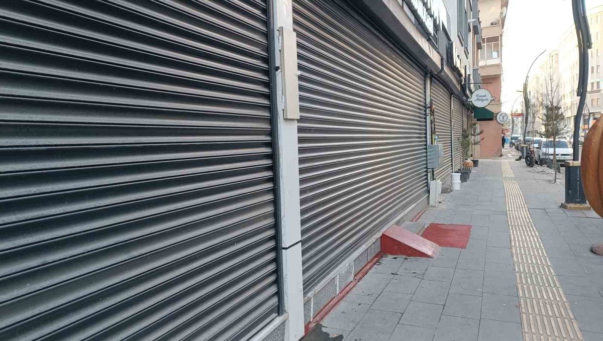 Van'da elektrik kesintisi esnafı mağdur etti