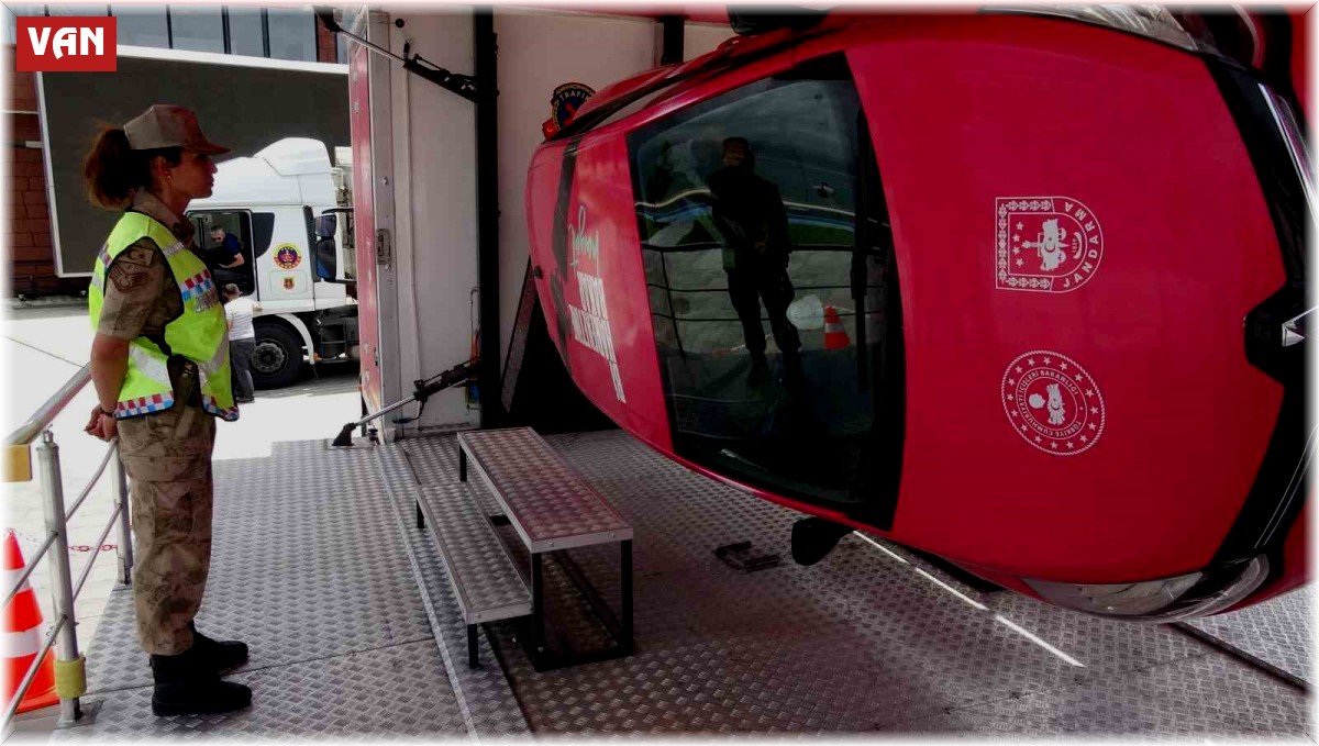 Van'da emniyet kemeri takmanın önemi simülasyonda görüldü