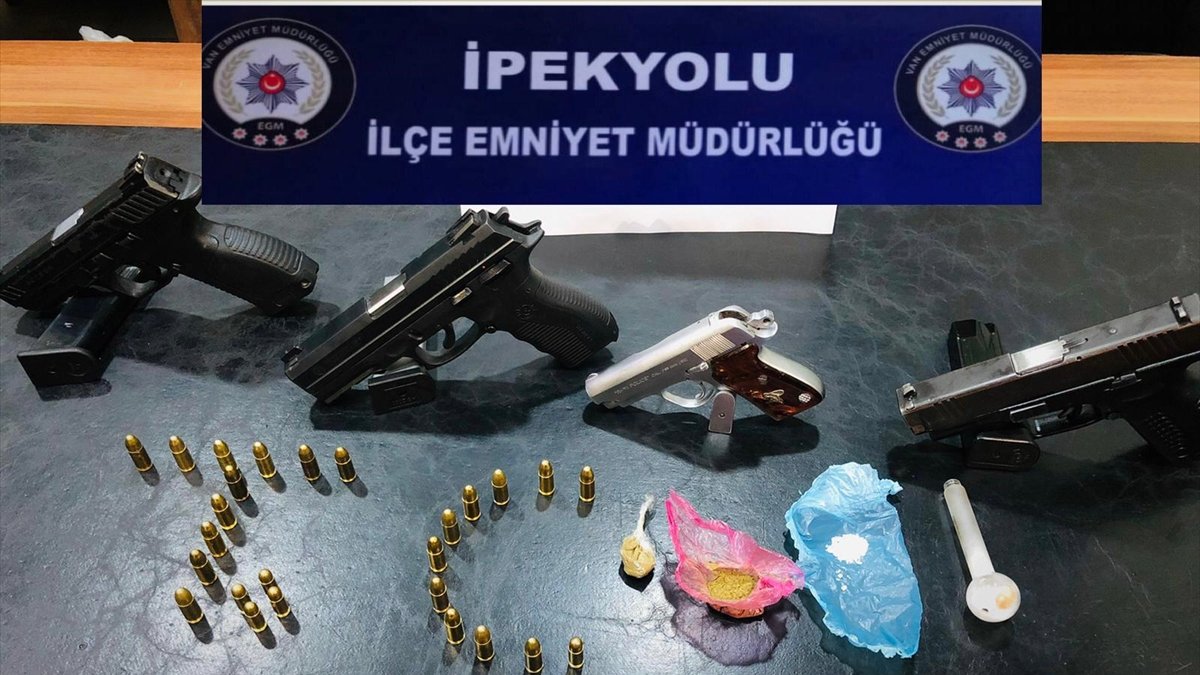 Van'da gerçekleştirilen "şok uygulama"da 8 şüpheli yakalandı