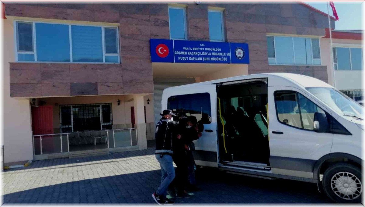 Van'da göçmen kaçakçılığı yapan 9 organizatör yakalandı