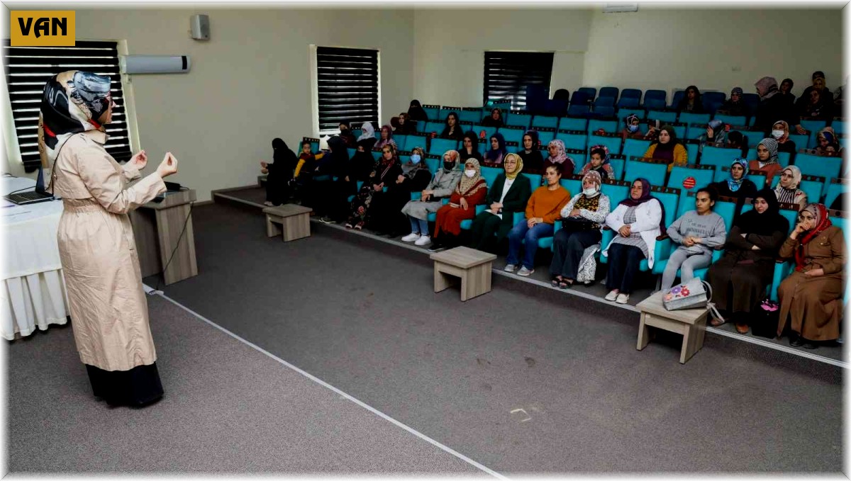 Van'da 'Gönülden Gönüle Dost Sohbetleri' sürüyor