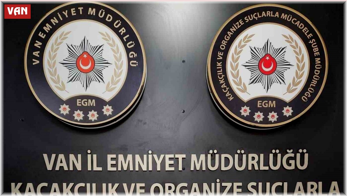 Van'da gümrük kaçağı 4 kilo altın ele geçirildi