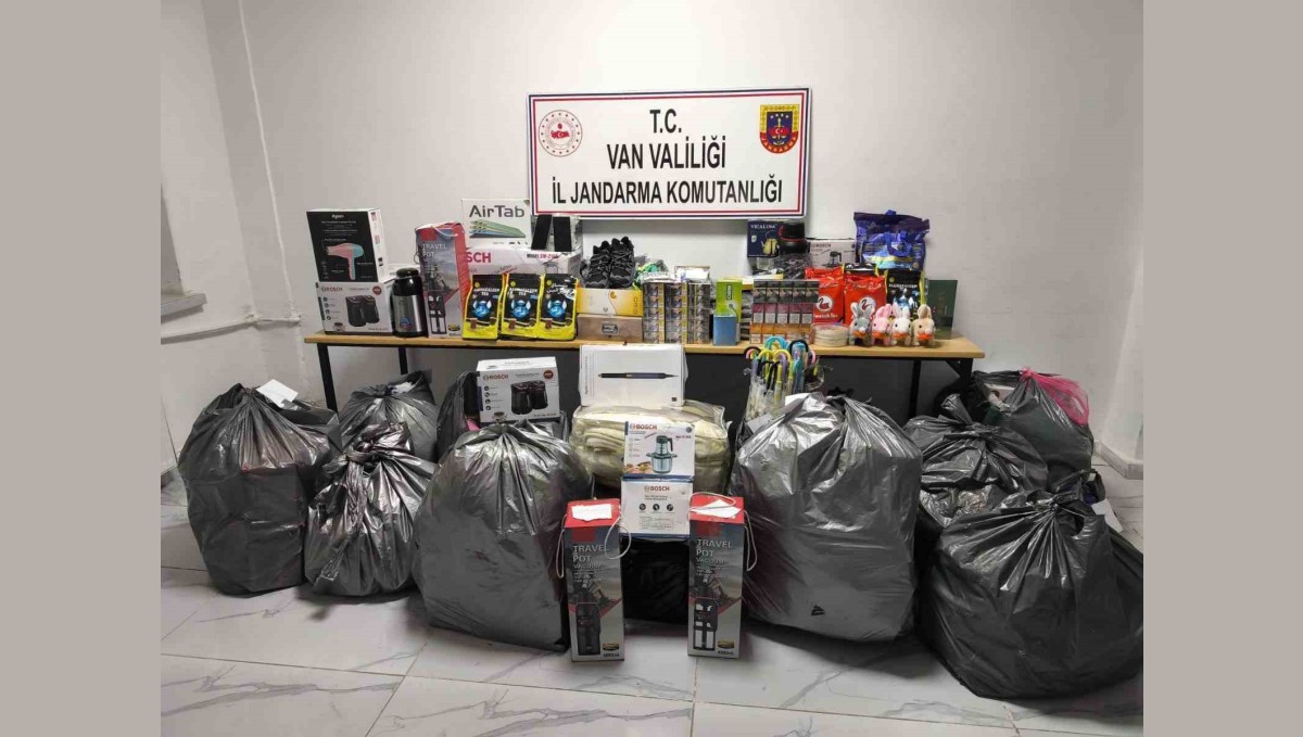 Van'da gümrük kaçağı malzeme ele geçirildi