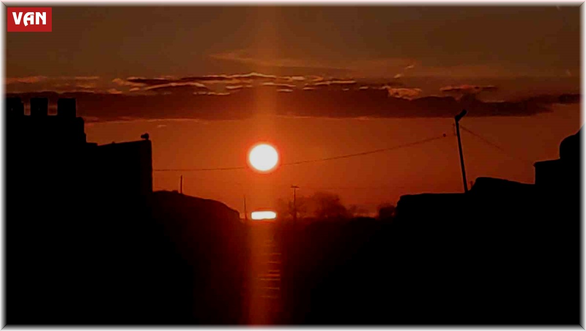 Van'da gün batımı güzelliği