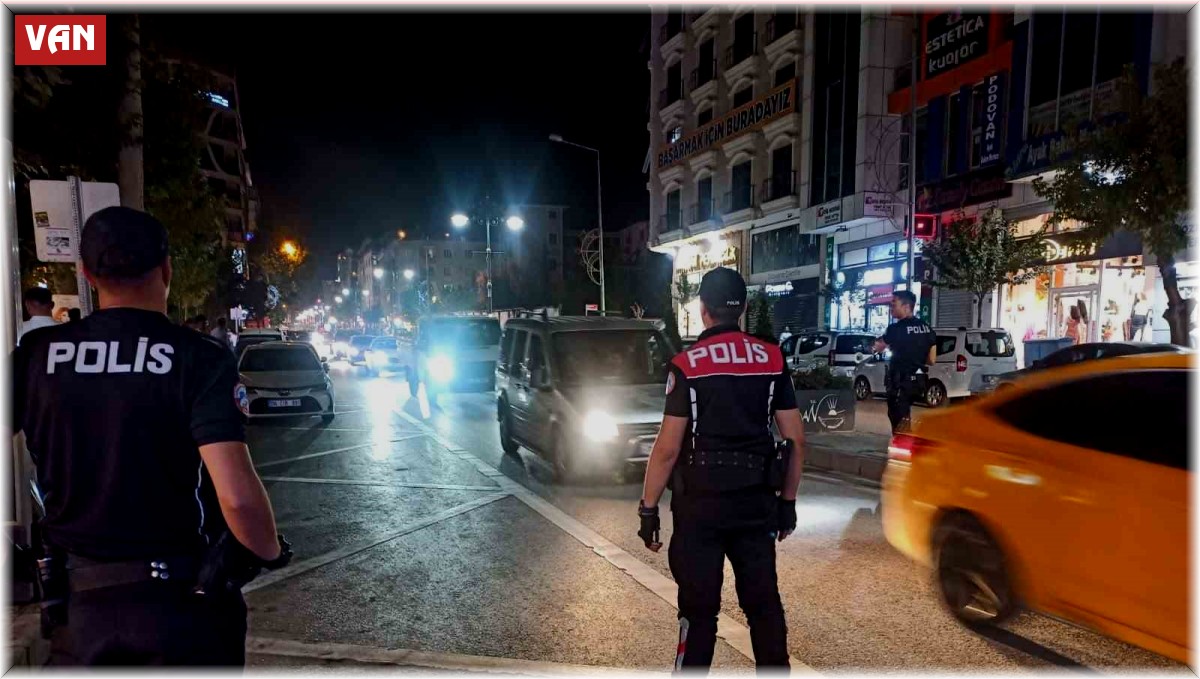Van'da hapis cezası bulunan 22 şahıstan 15'i tutuklandı