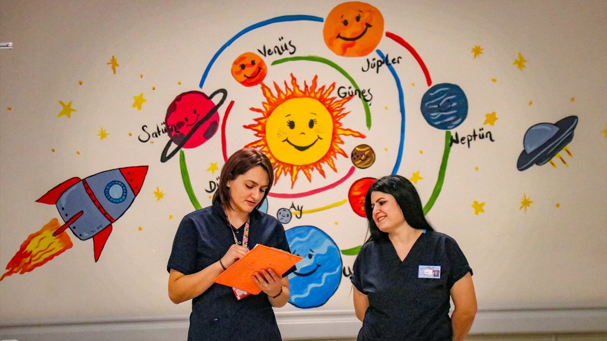 Van'da hastane duvarları çocuklar için süslendi