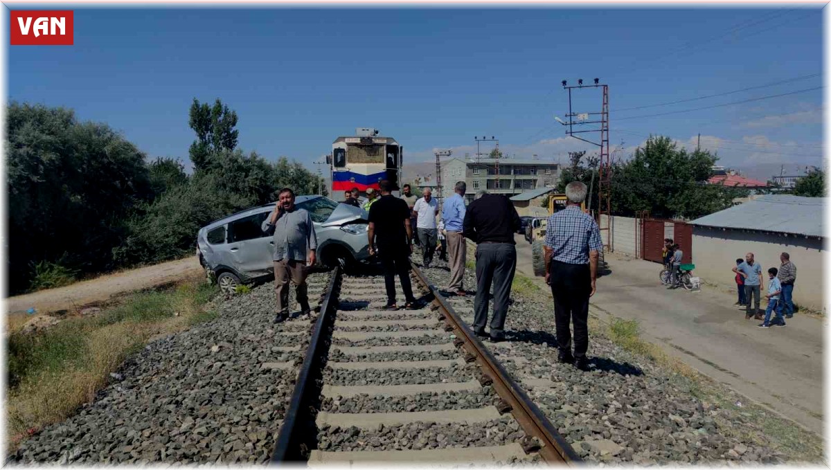 Van'da hemzemin geçitte kaza: 1 yaralı