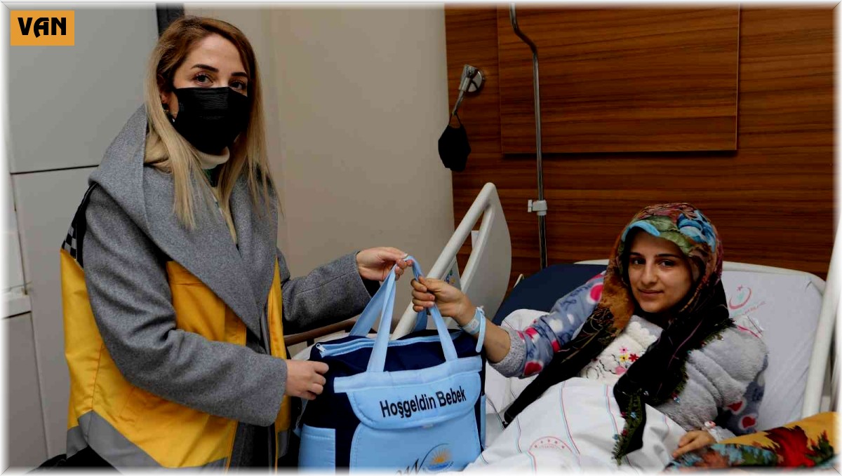 Van'da 'Hoş Geldin Bebek' projesiyle 3 bin 600 anneye bakım seti hediye edildi