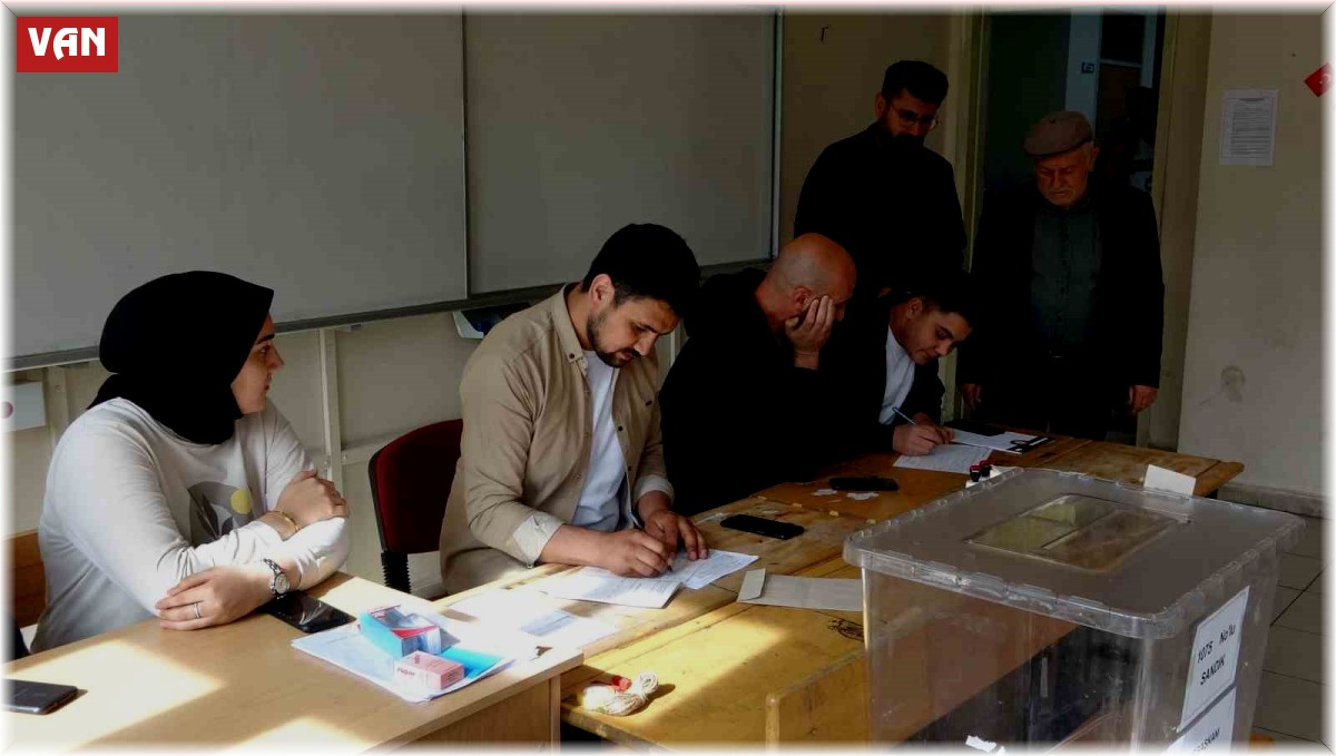 Van'da ikinci tur Cumhurbaşkanlığı seçimleri için oy verme işlemi başladı