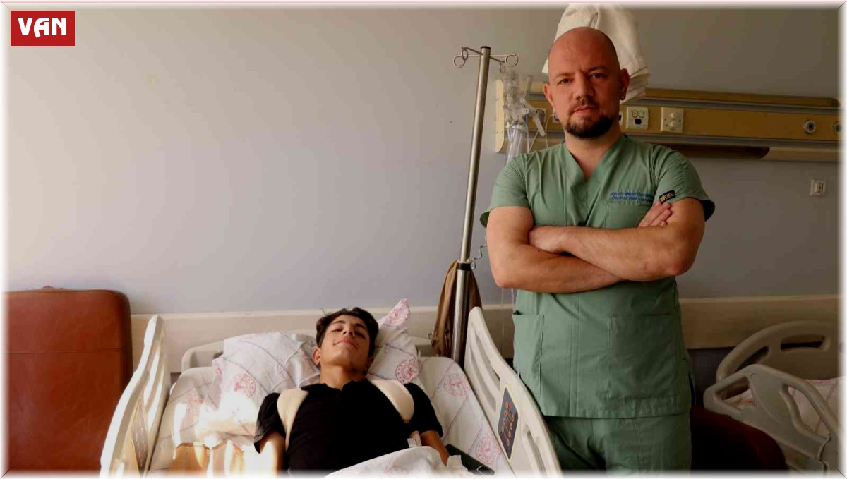 Van'da ilk defa yapılan skolyoz ameliyatı başarıyla gerçekleşti