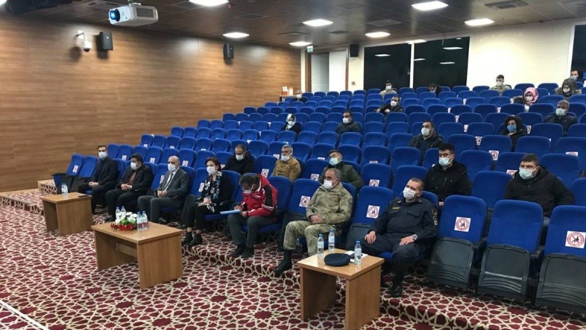 Van'da 'İnci Kefali Av Yasağı Koordinasyon ve Bilgilendirme Toplantısı' yapıldı