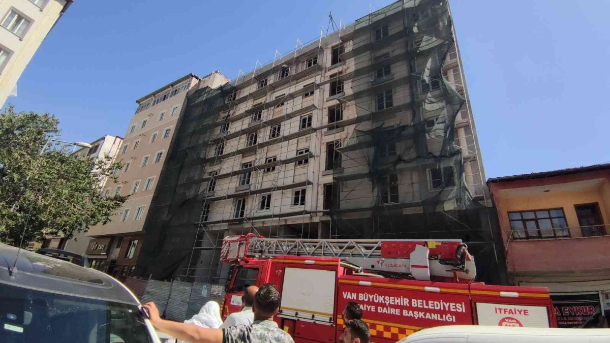 Van'da intihar girişimi polisin ikna sonucu engellendi