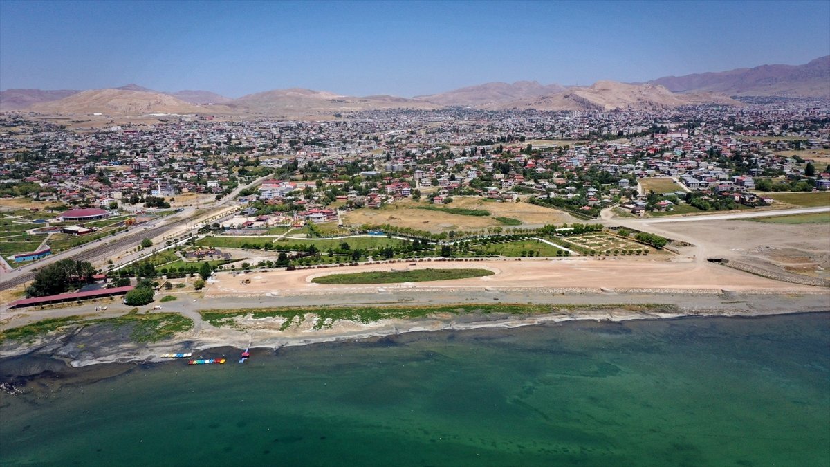 Van'da İskele sahilindeki park çalışması devam ediyor
