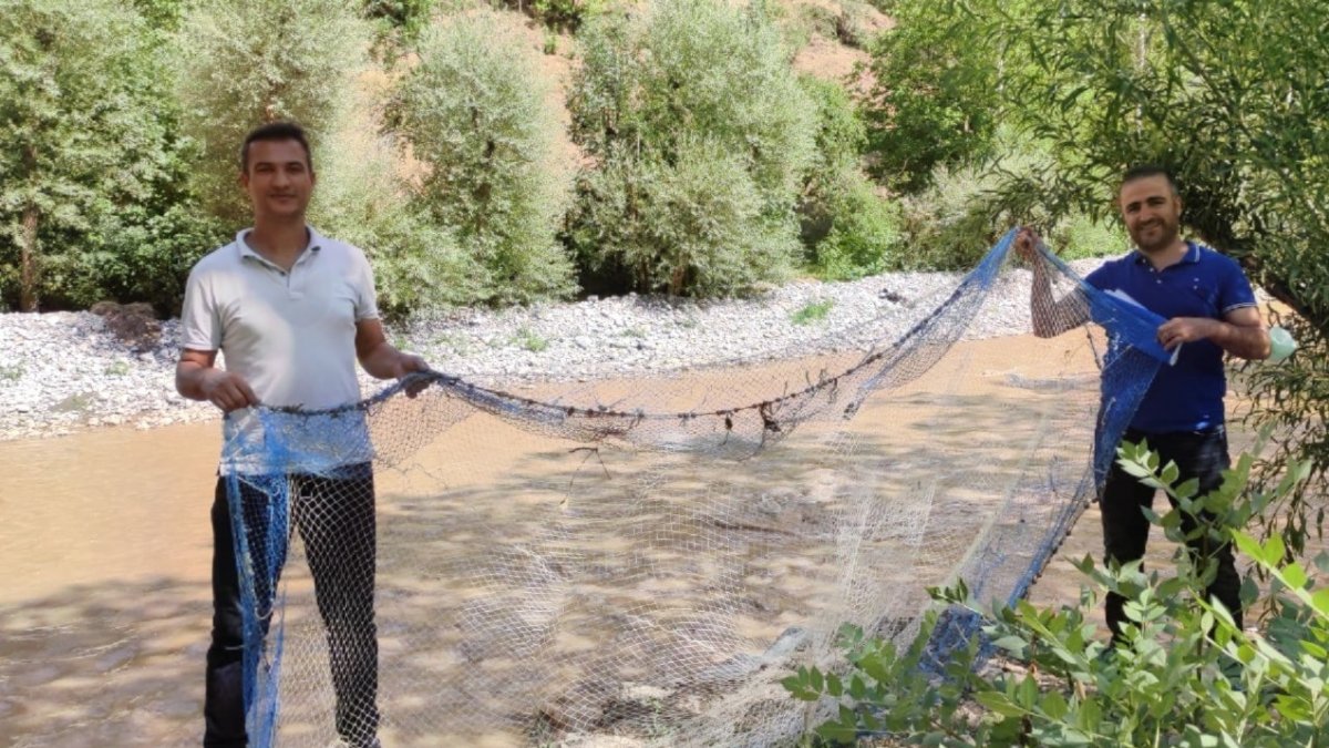 Van'da kaçak avlanılan 15 kilo sıraz balığı ele geçirildi