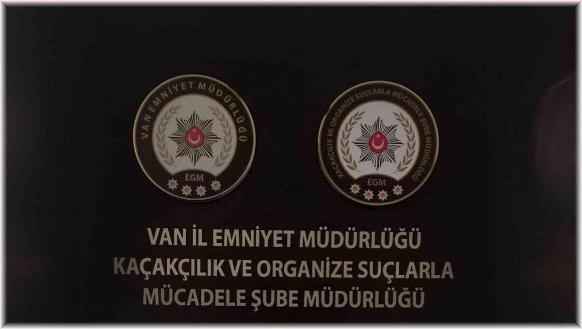 Van'da kaçak cep telefonu, safran, çay ve sigara ele geçirildi