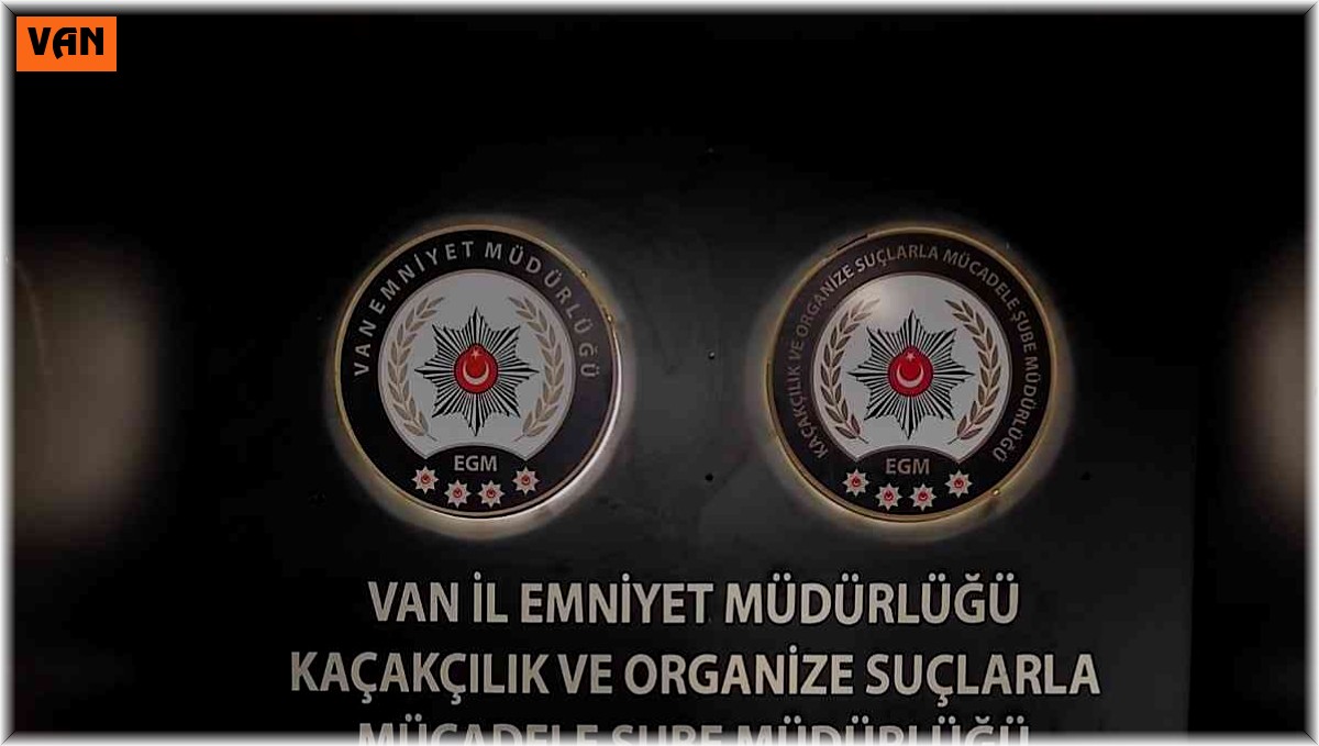Van'da kaçak içki, puro ve cinsel içerikli ürün ele geçirildi