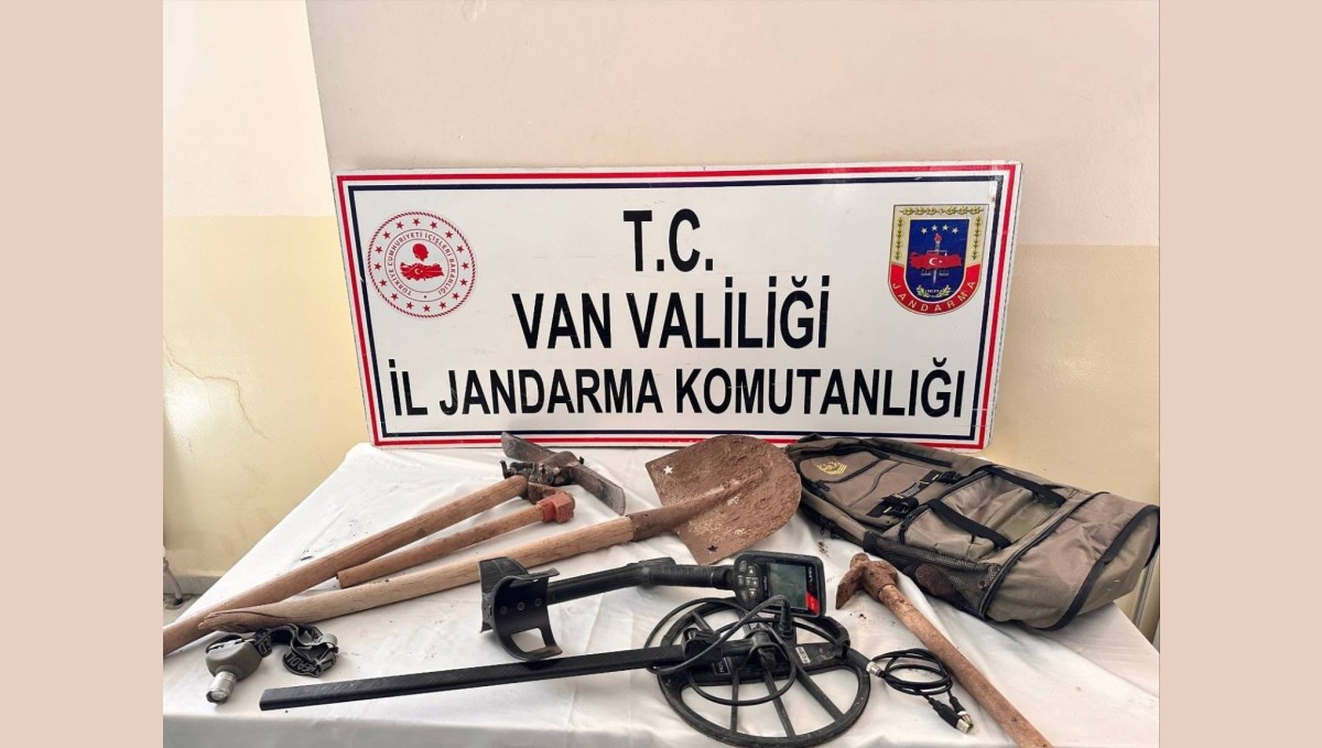 Van'da kaçak kazı yapan 2 kişiye adli işlem yapıldı