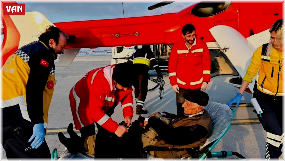 Van'da kalp krizi geçiren yaşlı hasta için helikopter havalandı