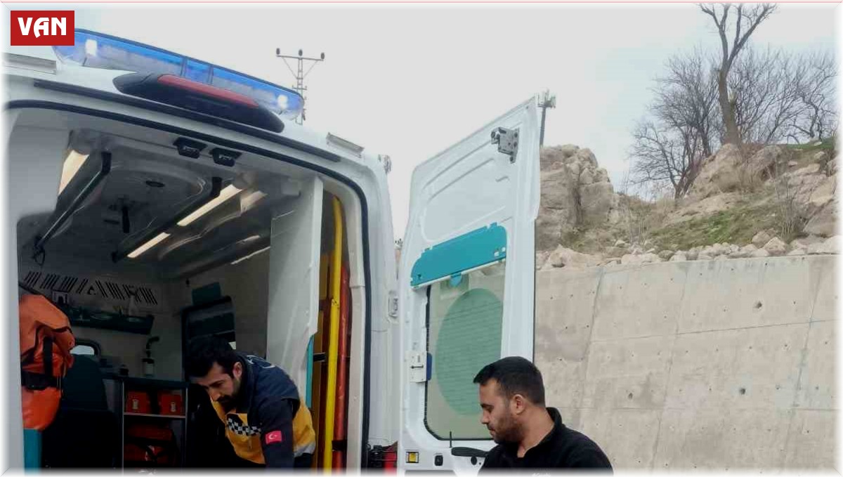 Van'da kamyonet takla attı: 1 yaralı