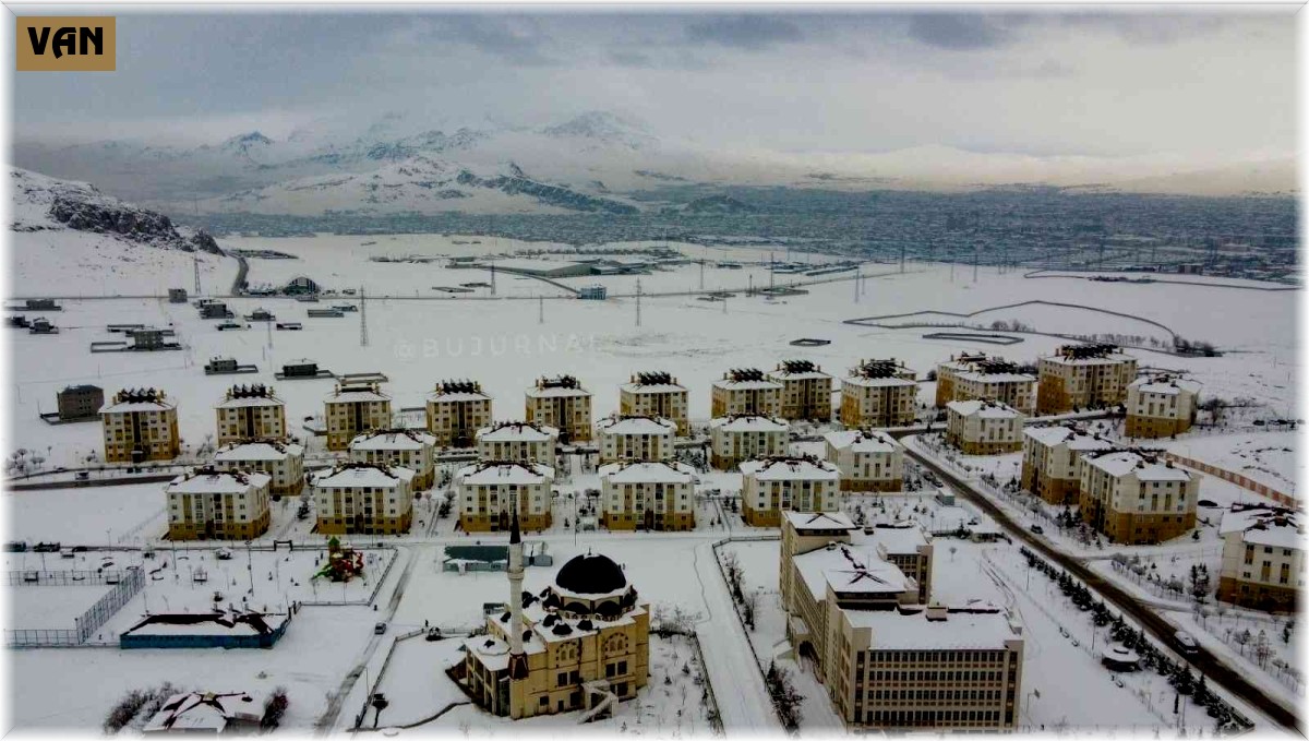 Van'da karla gelen güzellik
