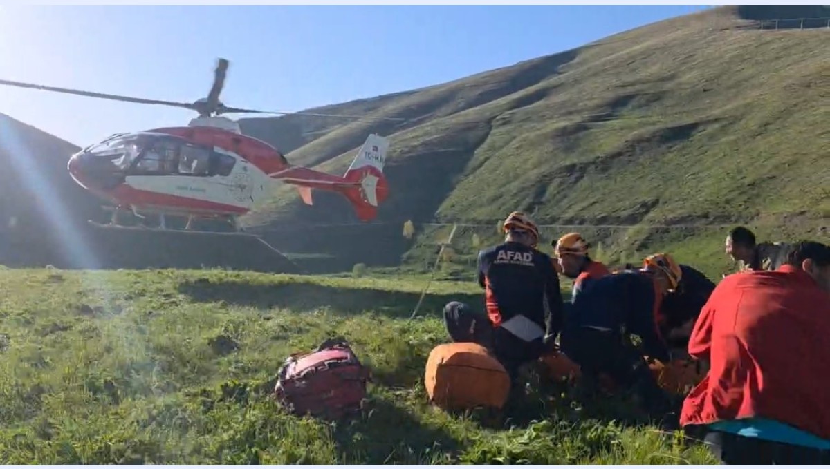 Van'da kayalıklarda mahsur kalan şahıs kurtarıldı