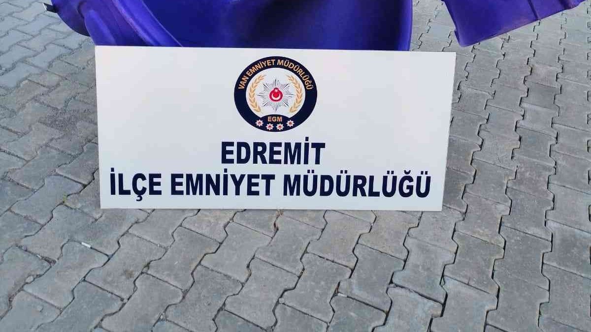 Van'da kaydırak hırsızları tutuklandı