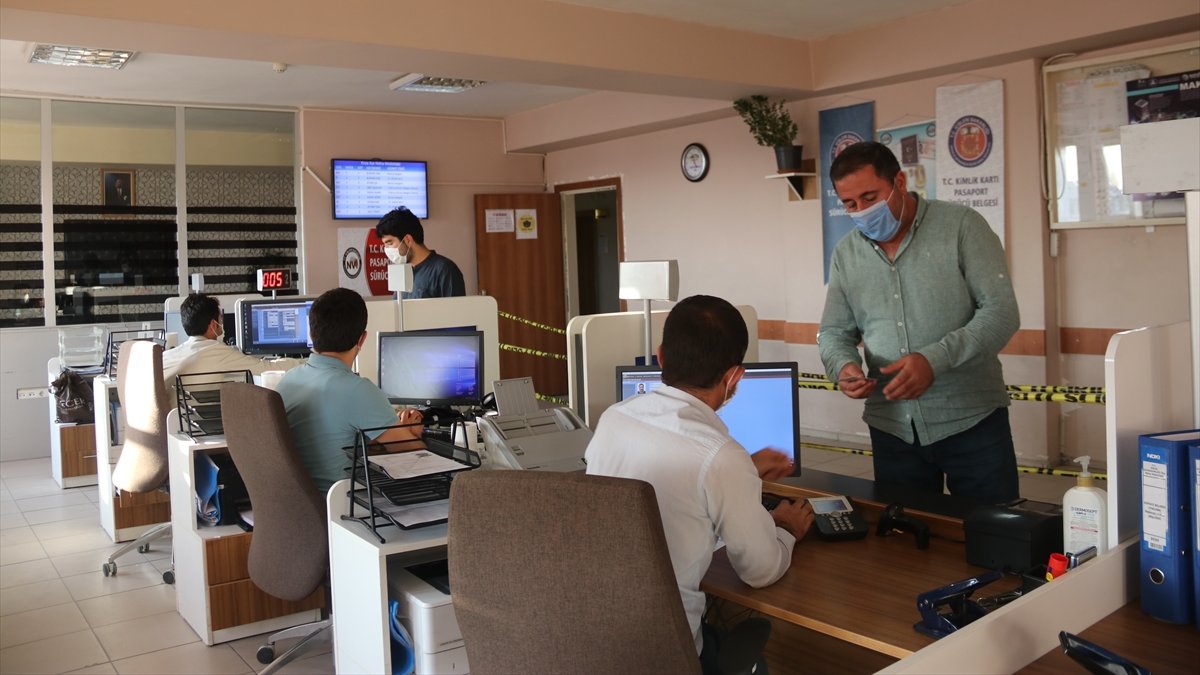 Van'da kimlik kartına ehliyet bilgilerinin yüklenmesi işlemlerine başlandı