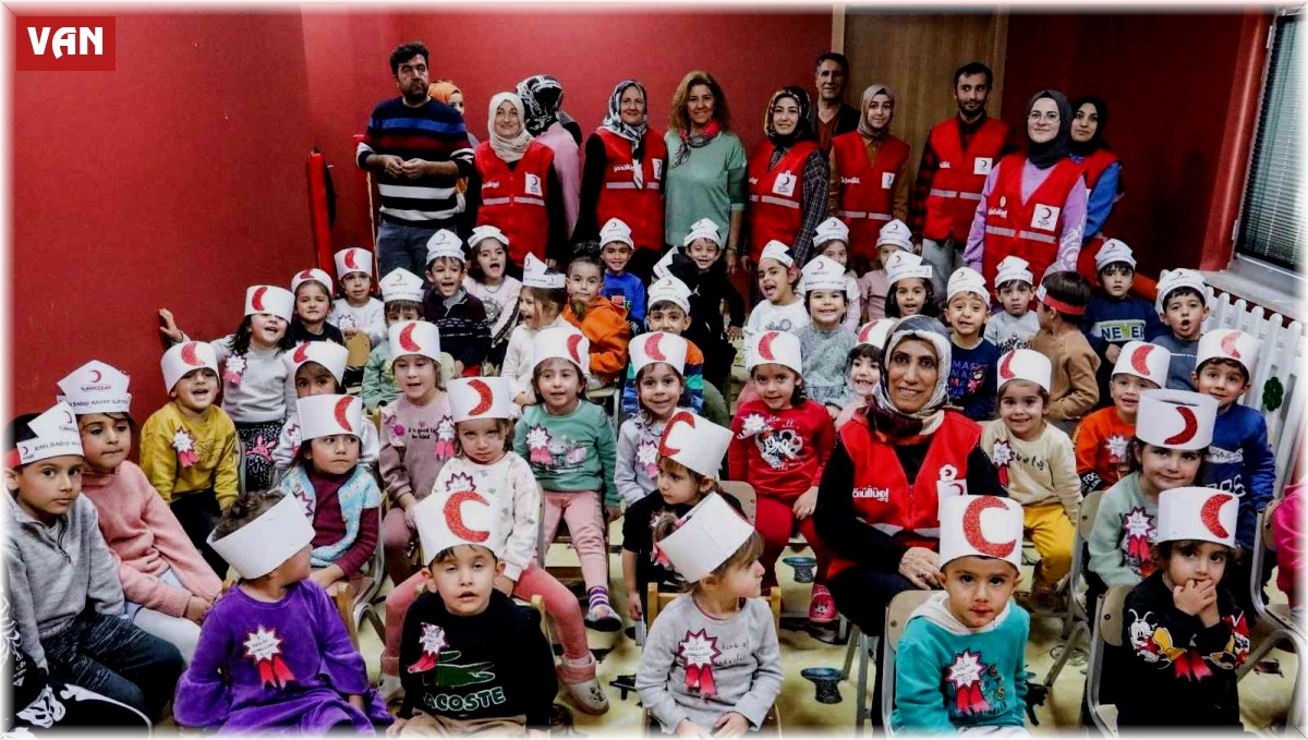 Van'da Kızılay Haftası etkinliği