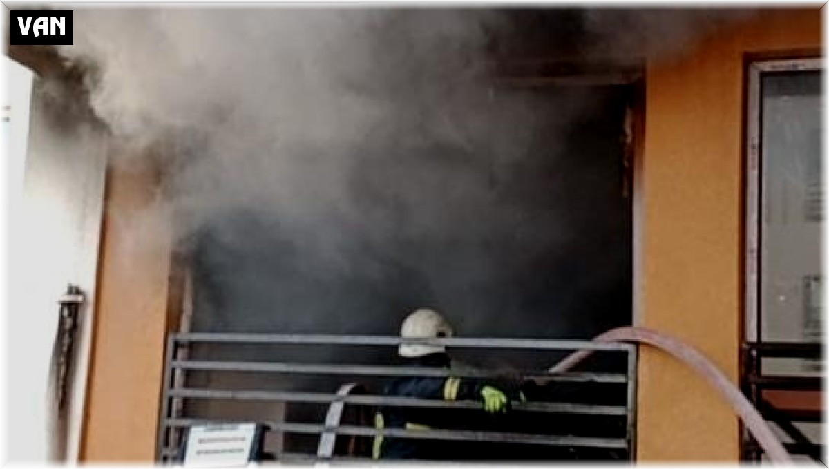 Van'da korkutan yangın