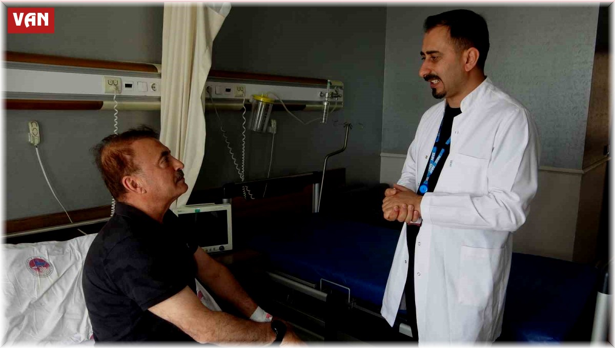 Van'da kullanılan tedavi yöntemi canlı olarak yayınlandı