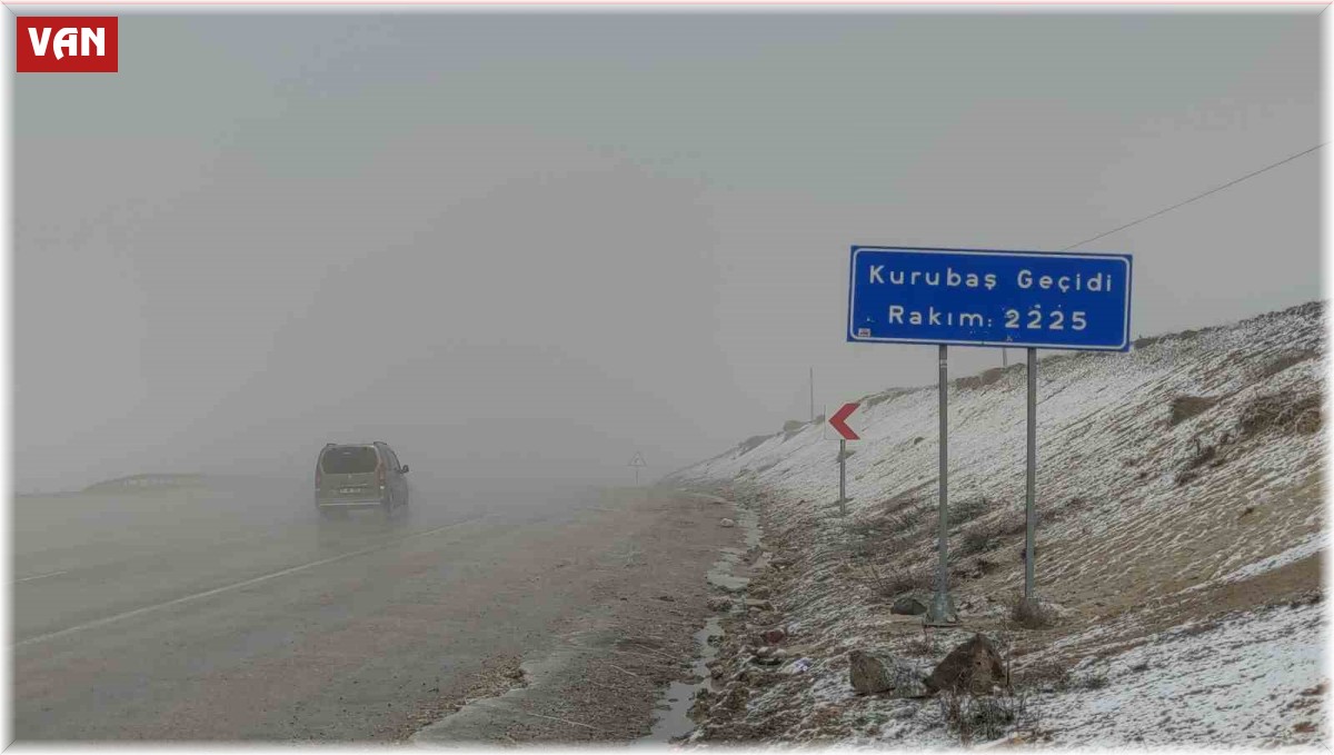 Van'da Kurubaş Geçidi'nde yoğun sis etkili oldu