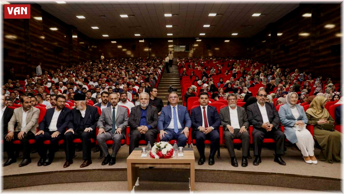 Van'da 'Merhamet Ocağı Ailemiz' konferansı düzenlendi