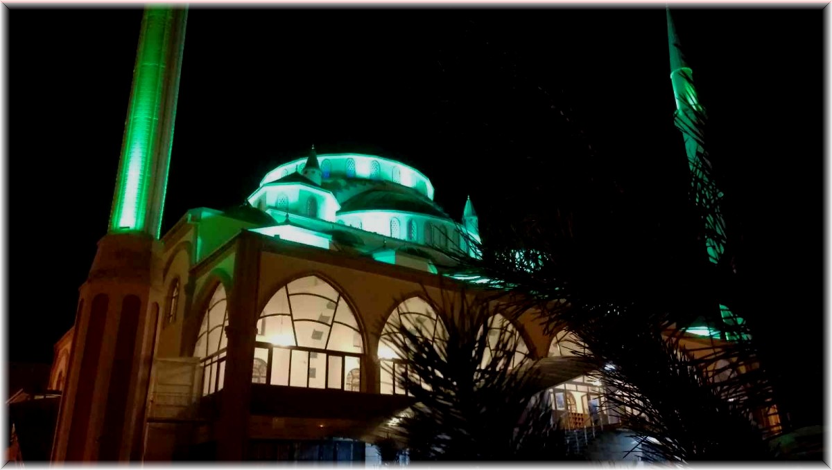 Van'da Mevlit Kandili ihya edildi