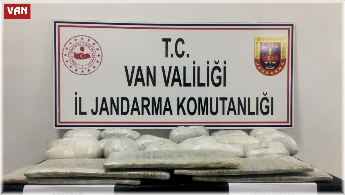 Van'da mezarlık içerisinde 18 kilo uyuşturucu ele geçirildi