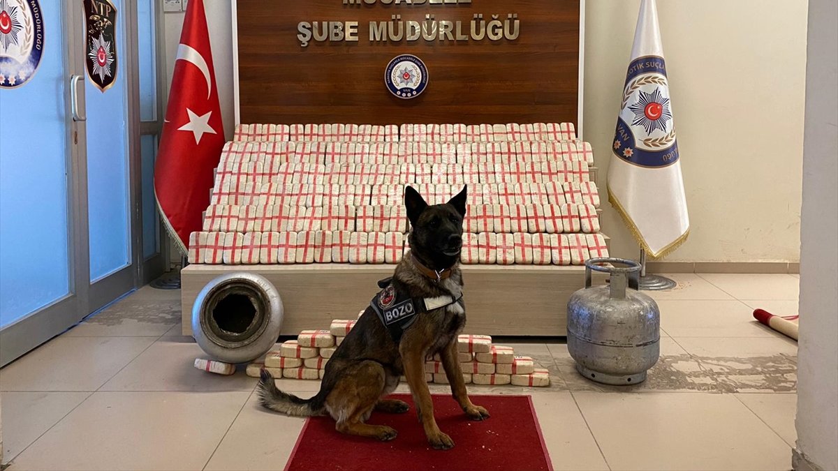 Van'da mutfak tüplerinde 105 kilogram eroin ele geçirildi