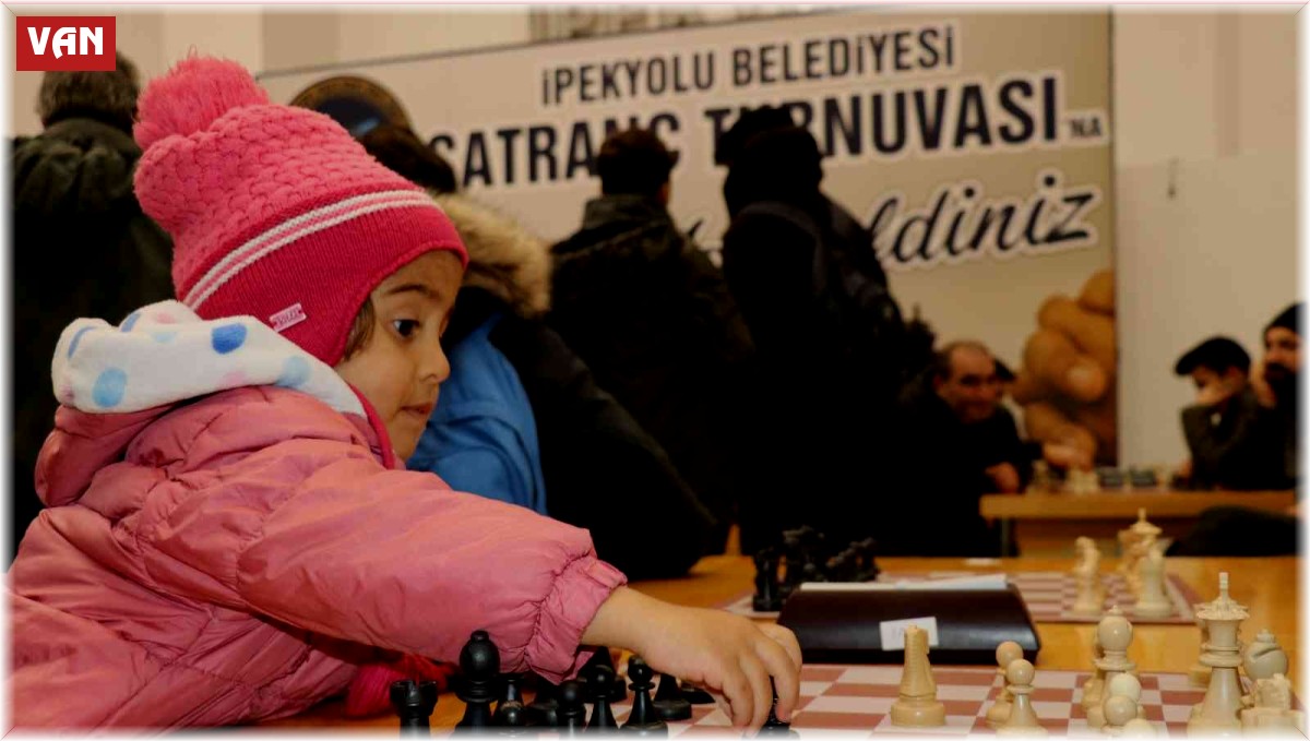 Van'da ödüllü satranç turnuvası başladı