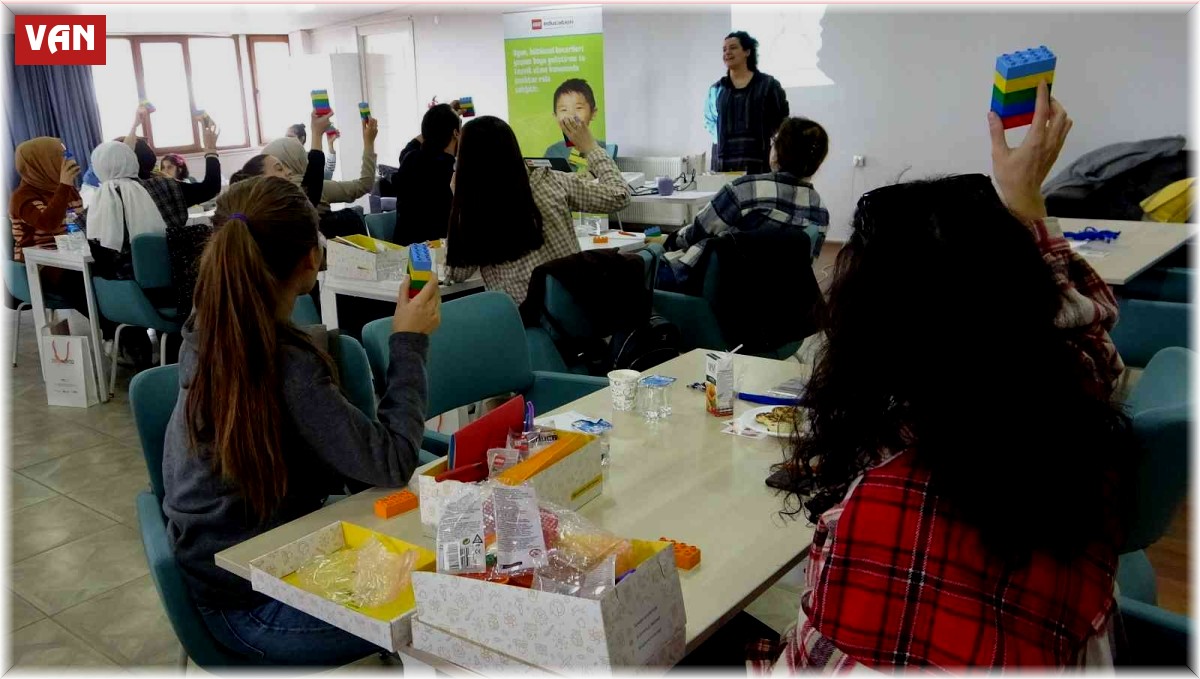 Van'da öğretmenlere Lego ve STEAM eğitimi