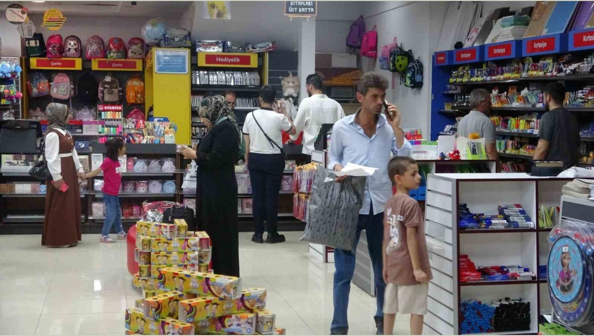 Van'da okul öncesi kırtasiyelerde hareketlilik başladı