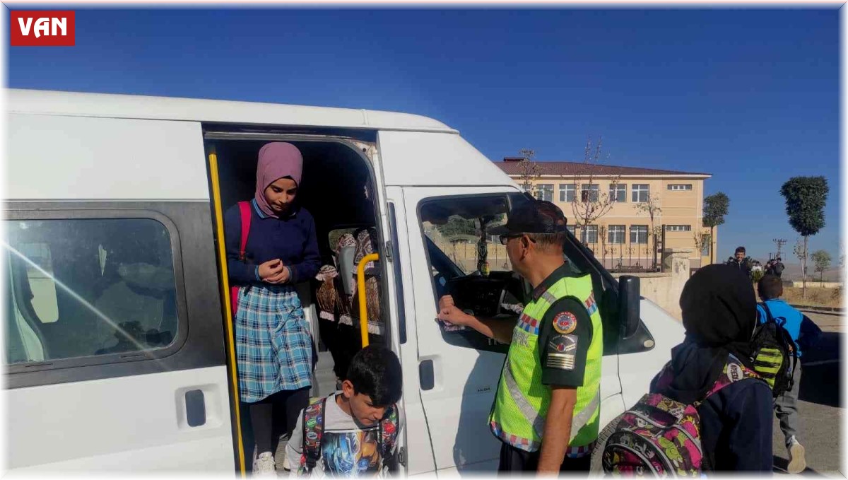 Van'da okul servisleri denetlendi