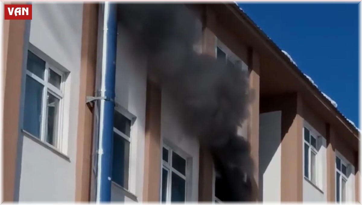 Van'da okulda korkutan yangın