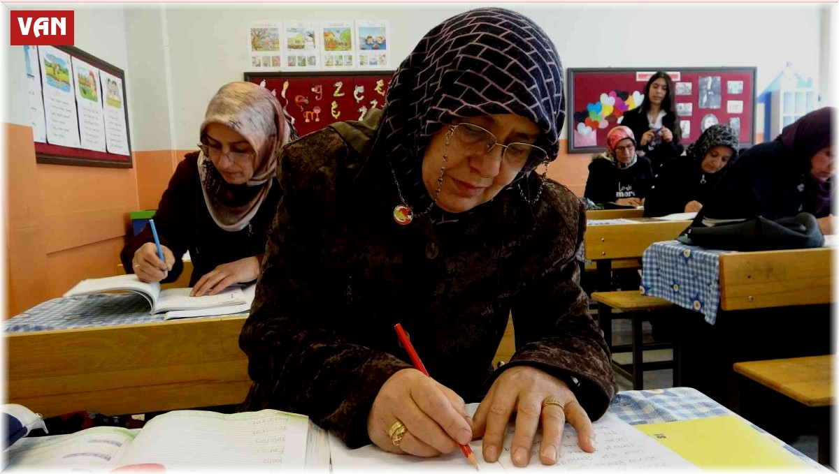 Van'da okuma yazma kursu kadınlara umut oldu