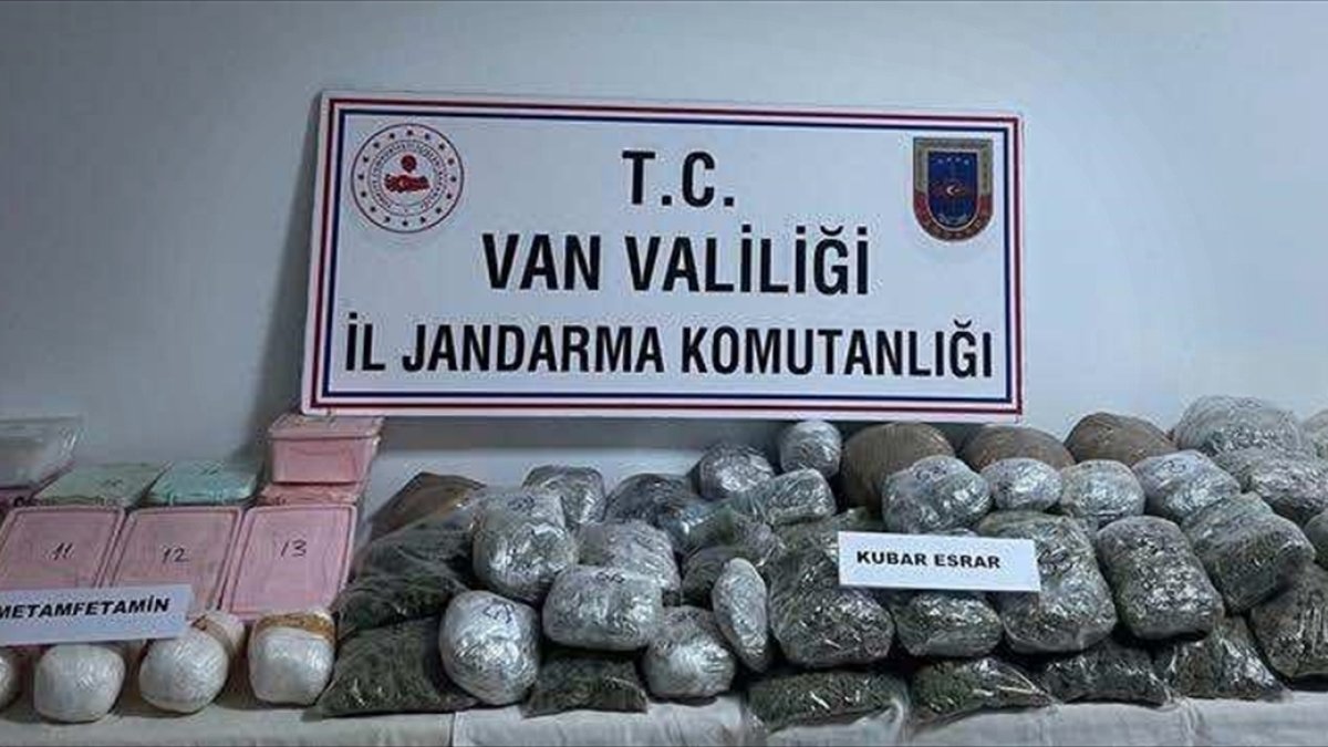Van'da operasyon son dakika;Van'da 52 kilo 670 gram uyuşturucu ele geçirildi
