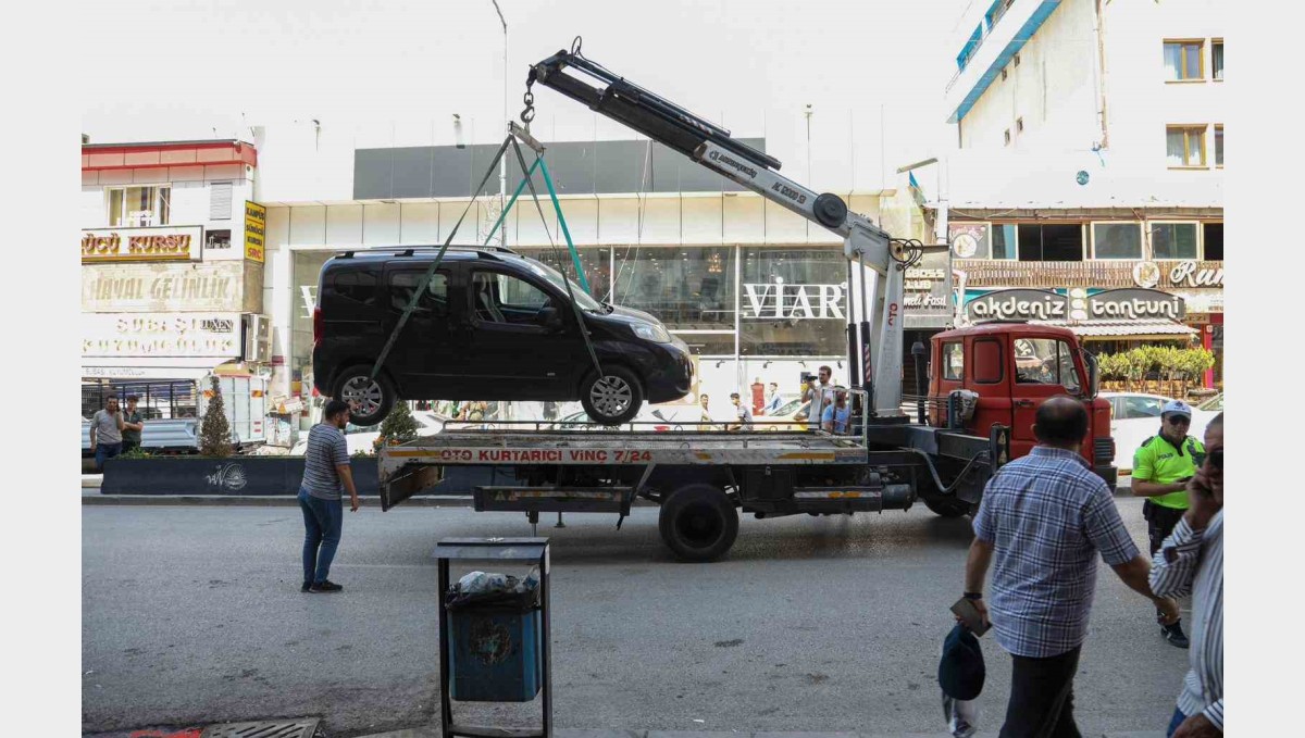 Van'da otobüs durakları, engelli rampaları ve yaya geçitlerinde sıkı denetim