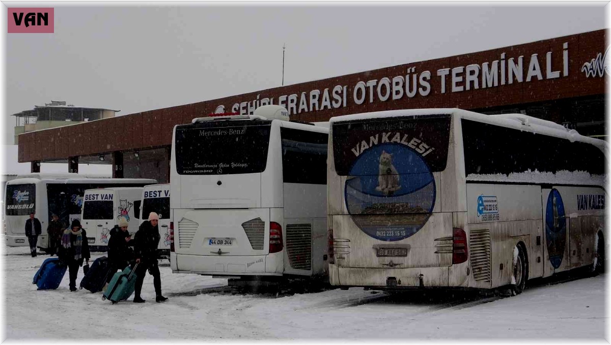 Van'da otobüs seferleri iptal edildi