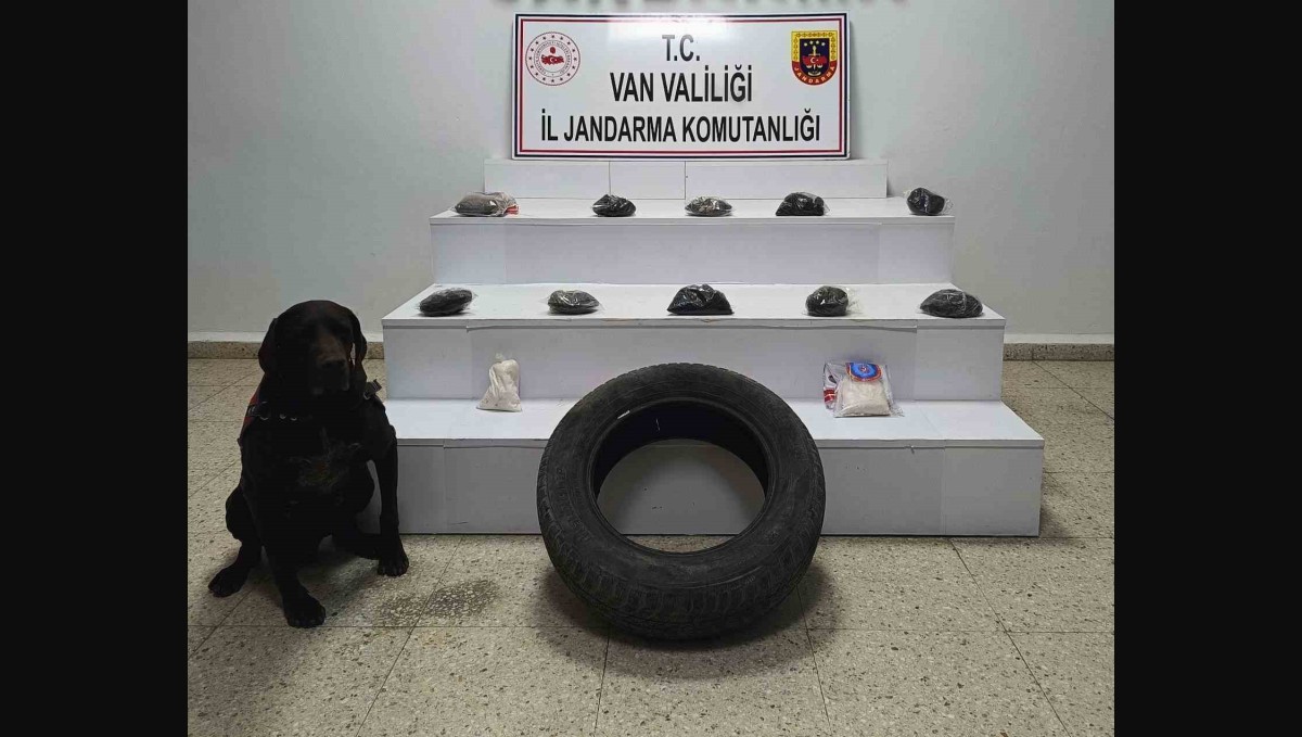 Van'da otomobil lastiğinde 6 kilo uyuşturucu ele geçirildi