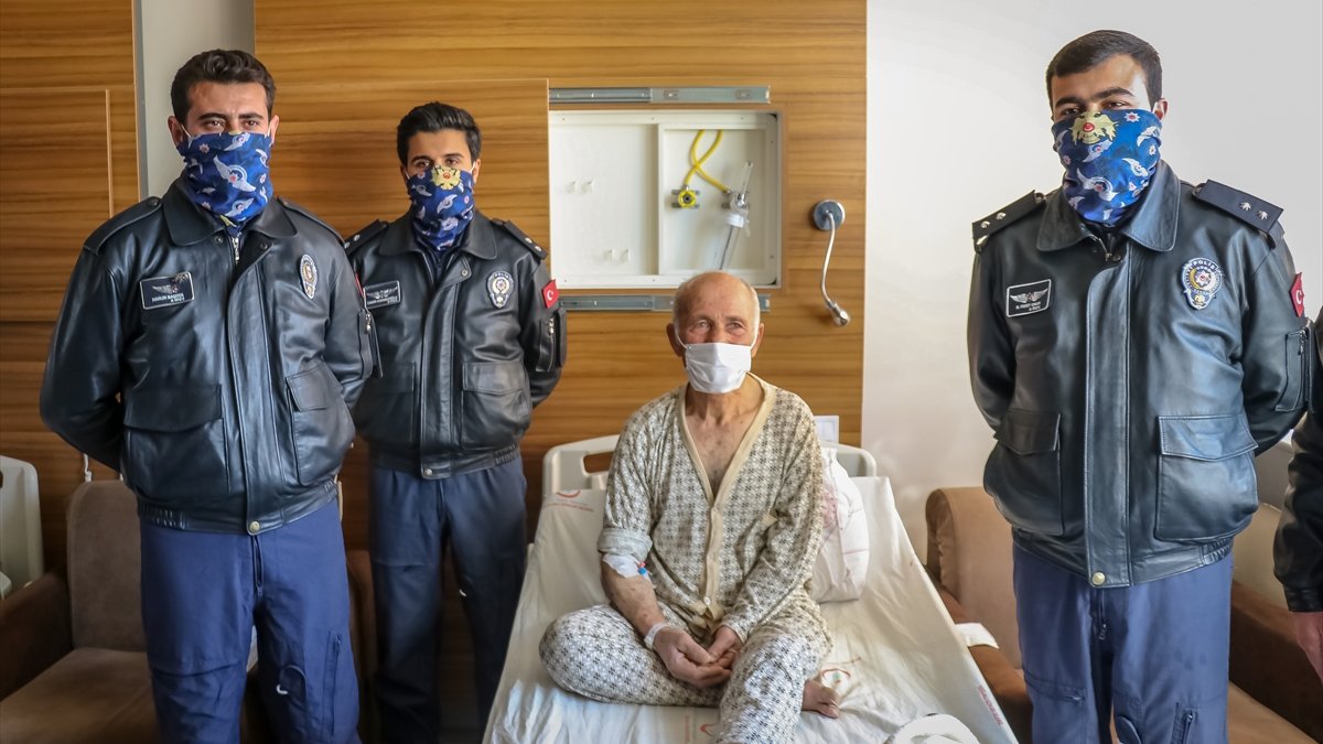 Van'da polisler helikopterle hastaneye ulaştırdıkları hastayı ziyaret etti