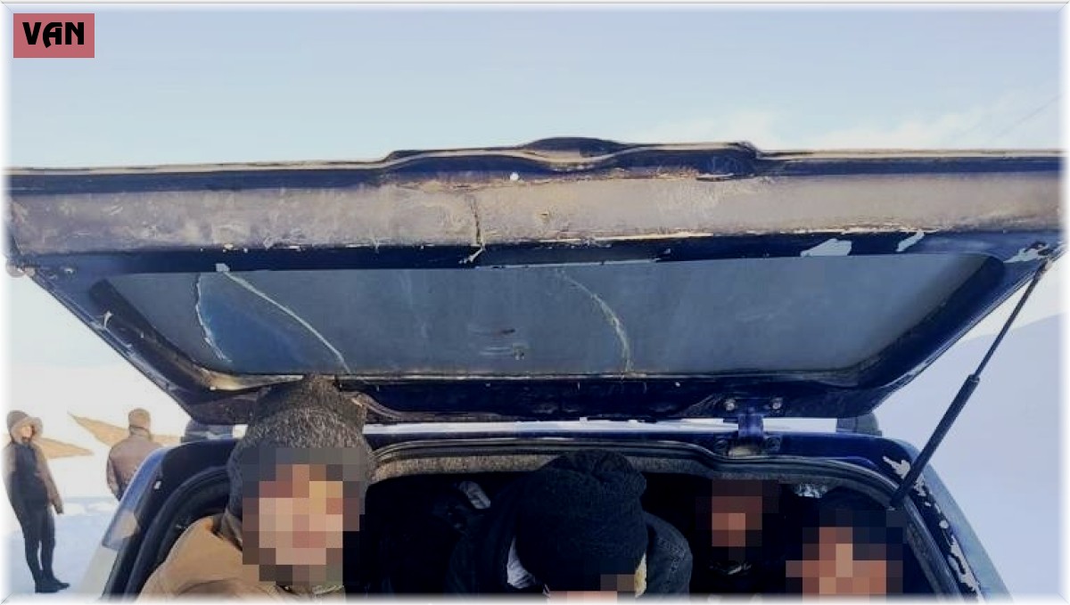 Van'da polisten kaçan kamyonette 18 kaçak göçmen çıktı