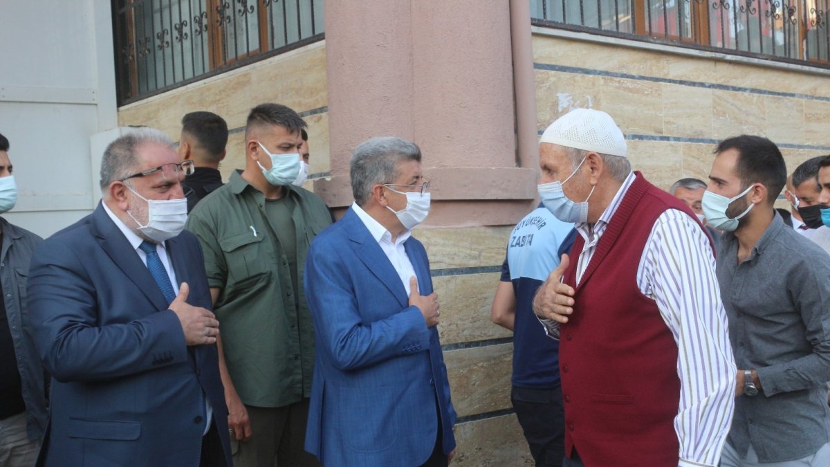 Van'da resmi bayramlaşma programı düzenlendi