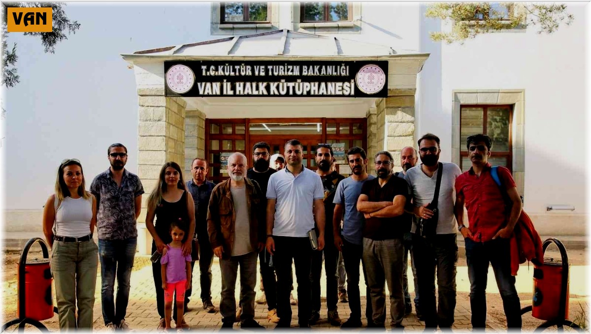 Van'da sahne sanatları sanatçıları toplantı yaptı