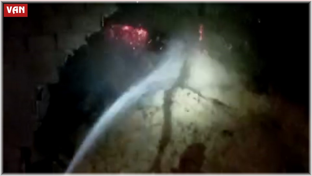 Van'da samanlık yangını